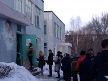 Чтобы сдать анализы ребенка, челнинка выстояла очередь на улице