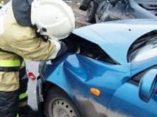 В столкновении автомобилей на мосту через реку Мелекеска женщина сломала два позвонка