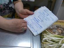 Продавец отдает продукты «в долг»