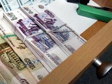 Продавец - консультант мебельного магазина присвоил деньги двух клиенток