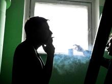 «Только закрой окно!»: В доме 3/53 с курильщиками в подъезде пошли на «компромисс»