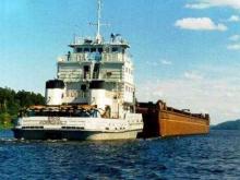 Капитан буксира 'Ваня Коммунист' похитил из нефтеналивной баржи 12 тонн топлива