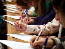 В Набережных Челнах проводят 'Бердэм диктант' на татарском языке