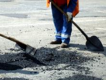 МУП «ПАД» приступило к ремонту аварийных ям на магистральных проспектах у 42-47 комплексов