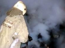 Возле дома 18/03 обгорел автомобиль «Хонда Лого». Версия: его подвел неисправный аккумулятор