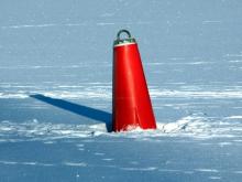 На реке Кама в Менделеевском районе очевидцы попросили спасти буй