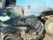 На границе Альметьевского района 'буханка' дорожных служб столкнулась с иномаркой