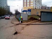 Строителей магазина на бульваре Домостроителей заставили убрать за собой грязь