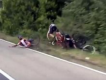 Ильнура Закарина судьба бережет: очередной завал на велогонке «Джиро д'Италия» (видео)