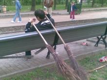 «Дети с айфонами за 8 тысяч рублей подметать улицы не будут»