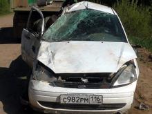 Пьяный водитель 'Форда' опрокинул машину в Удмуртии - его пассажир погиб