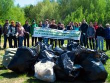 Студенты из КФУ убрали весь берег на Первомайке. Спасибо!