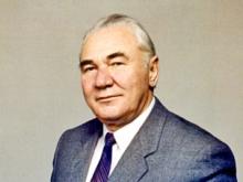 Набережной реки Кама присвоено имя Фикрята Табеева