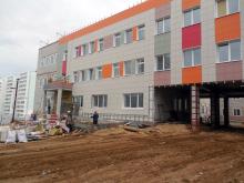 В строящейся школе в 37-м комплексе набирают шесть первых классов