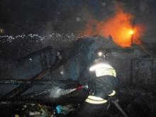 75-летний дачник получил серьезные ожоги, налив в кипящий чайник вместо воды бензин