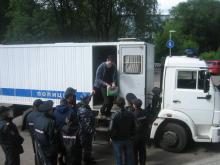 Братья, угрожавшие взорвать “Торговый Квартал”, просили отпустить их под домашний арест