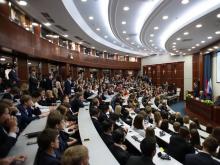 Где учатся дети миллиардеров? Чаще всего - в МГИМО