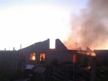 Неизвестный поджег недостроенный дом в поселке Элеваторная гора