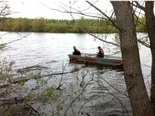 Собутыльник начал тонуть в озере. Но спасать его никто не торопился...