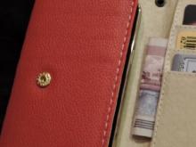 На последнем звонке школьник украл у выпускницы деньги