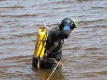 Водолазы из МЧС ищут в Каме жителя 51-го комплекса, полезшего в воду нетрезвым