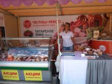Одежду, колбасы, квас и мороженое из Набережных Челнов представили на ярмарке в Тольятти