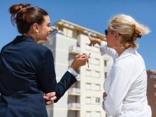 Риелторов обязывают страховать свою ответственность на сумму не менее 300000 рублей