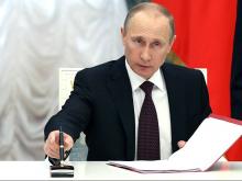 Владимир Путин разрешил брать из материнского капитала по 25 тысяч рублей