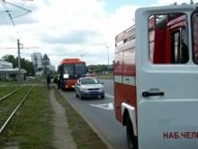 При резком торможении автобуса в салоне травмы получили пенсионерка и грудной ребенок