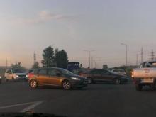 На отремонтированной дороге срочно нужно поставить светофор