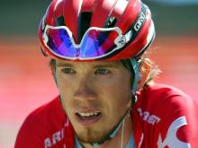  Ильнур Закарин наращивает темп на велогонке 'Тур де Франс'