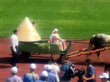 Василь Шайхразиев показал 200-килограммовый чак-чак на федеральном Сабантуе