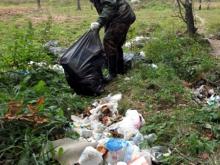 Волонтеры решили выходить на очистку города от мусора не по выходным, а по вечерам