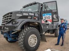 Экипаж Эдуарда Николаева вновь первый на финише 13-го этапа ралли 'Шелковый путь'