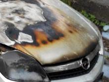 Ночью во дворе дома 54/22 неизвестный поджег 5-летнюю иномарку