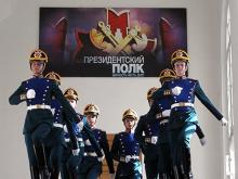 8 челнинцев отправились служить в президентский полк. 3 наркоманов освободили от службы