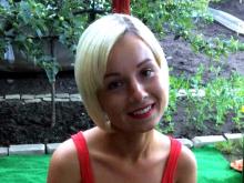 Водитель трамвая получила розу в подарок за то, что успела притормозить и не врезалась в автомобиль