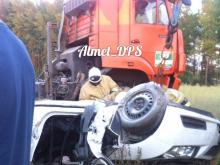 В Татарстане иномарка попала под «КАМАЗ»: пассажир погибла, 3-летние близнецы попали в больницу