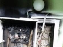 В доме 25/15 неизвестный поджег электрощит, оставив жильцов 3-го подъезда без света