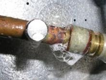 Проверка в доме 11/07 показала: газ «травит» сразу в 2 местах!