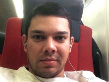 Айрат Мардеев никуда не уезжает. Но загородный коттедж продает