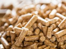 Экспорт пеллет (биоугля) из России составил за 6 месяцев 445690 тонн. Их делают из опилок и щепок