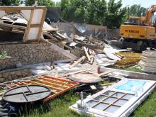 Временные летние кафе на Майдане будут сносить. Землю выставят на аукцион