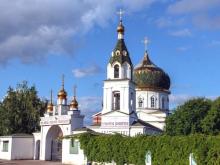 Вор забрался в церковь и украл у прихожанки сумку с 20 тысячами рублями