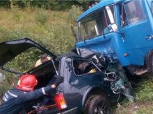 Непристегнутый водитель 'Нивы', его мать и сын погибли при столкновении с автоцистерной