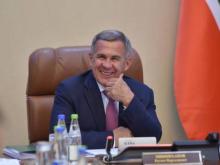 Рустам Минниханов откроет сегодня в Челнах новые школу и бассейн, осмотрит набережную Мелекески