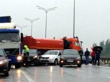 На трассе М-7 столкнулось пять автомобилей, пострадали трое пешеходов