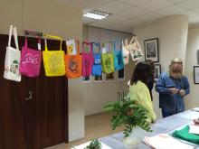 Экологи предлагают челнинцам заменить полиэтиленовые пакеты для похода в магазин на экосумки