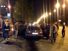 На Московском проспекте автомобиль врезался в подземный переход, водитель скончался
