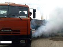 Житель Махачкалы просит поменять на грузовиках 'КАМАЗ' расположение глушителя